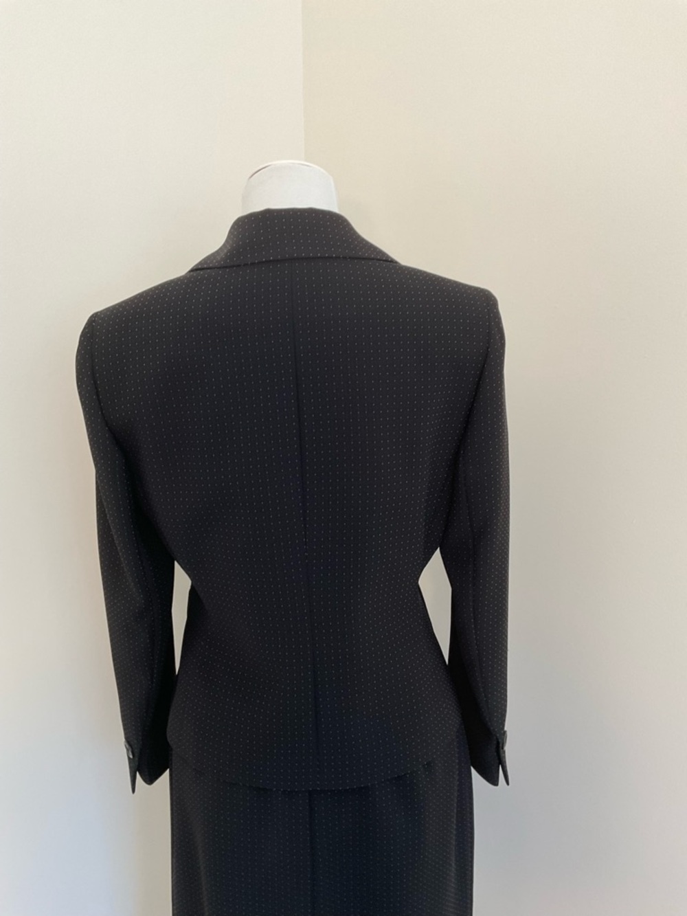 Kasper Petite 2-Piece Tailored Blazer And Skirt Set - Picture 6 of 14